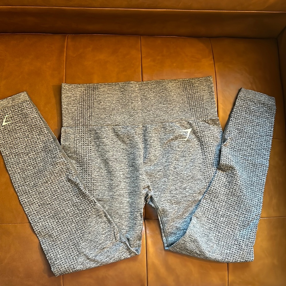 Gymshark 🦈 size medium, gray, vital seamless leggings
